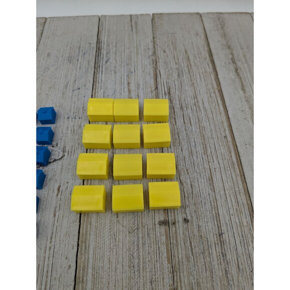 Hold'Em-opoly Poker Edition Game Replacement Hotels Houses 2 Dice - Picture 3 of 4